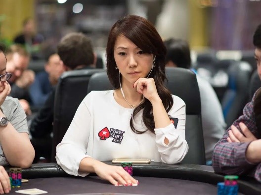 Cuộc thi bài Poker Texas : 10 triệu USD tiền thưởng, giành lấy giải thưởng